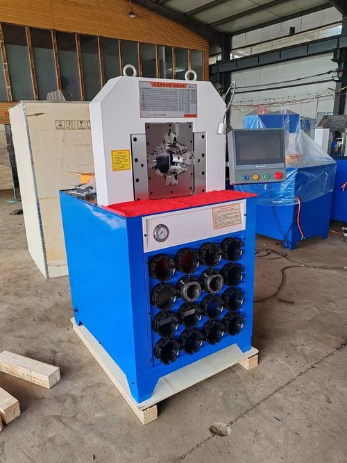 Dernières nouvelles de l'entreprise notre nouveau produit avec la demande du client arrive 2 pouces CNC / écran tactile machine de crimping tuyau