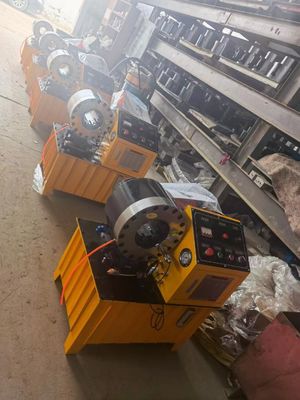 Un bon prix. sertisseur à haute pression du tuyau 31.5Mpa 380V DX68 pour le pressing de montage de tuyau en ligne
