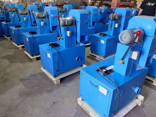 Machine de découpe de tuyau en caoutchouc à moteur de 2850 tours par minute avec plage de coupe