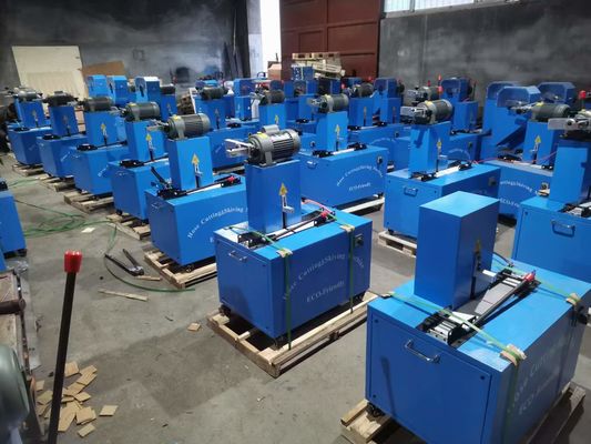 Moteur de coupe de 2850 tours par minute Machine de coupe de tuyau en caoutchouc pour des performances durables