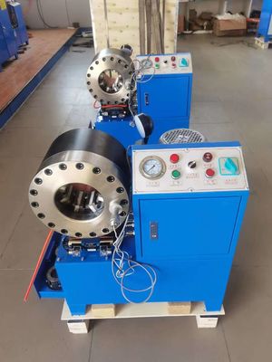 La taille est de 730*480*740mm Versatile DX68 Machine de crimpage de tuyau avec 10 ensembles de matrices
