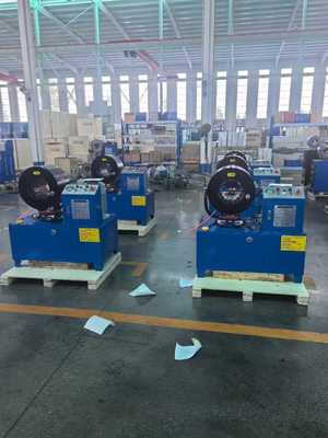 Un bon prix. 4 pouces machine de crimping de tuyau hydraulique avec contrôle PLC 16 Dies 6-102mm portée en ligne