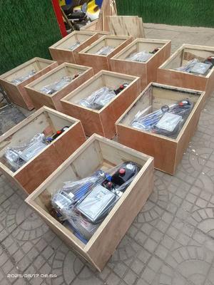 Machine électrique de crimpage de tuyau hydraulique 220V avec une plage de crimpage de 1 pouce pour des tuyaux de 6 à 25 mm et une puissance de 2,2 kW