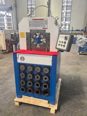 Un bon prix. 1250 kg machine de crimping de tuyau lourd de 755 * 1045 * 1630 mm de dimension et une garantie d'un an en ligne