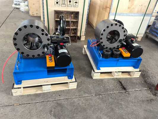 Un bon prix. 12v/24v Portable machine de crimping de tuyau hydraulique avec 3,6 kW de puissance moteur 10 ensembles de matrices et 0,01 mm de précision pour le chargement de voiture en ligne