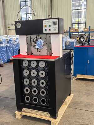 Machine de crimpage de tuyau hydraulique à commande de bouton avec portée de crimpage de 6 à 76 mm et ouverture maximale de 165 mm