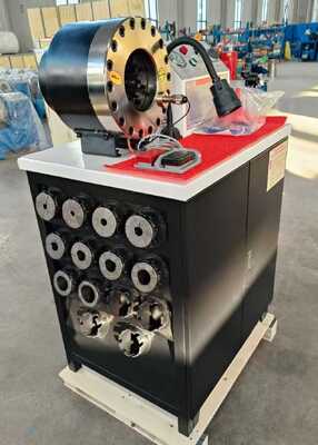 2 pouces 600T Crimping Force Rubber Hose Crimping Machine Avec une portée de 6 à 51 mm et 10 matraques interchangeables