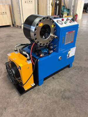 Pince à sertir hydraulique électrique de couleur bleue de 2 pouces DX68 avec refroidisseur par évaporation pour la production de masse Plus grande capacité 6-51 mm Précision de 10 matrices et efficacité de 200 pièces par heure