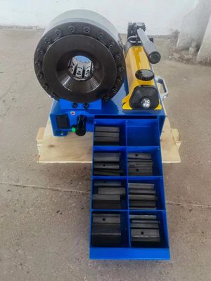 Un bon prix. 1/4 à 2 commande hydraulique manuelle de rabattement de batterie du sertisseur 24v du tuyau 12v de machine de tuyau manuel de pouce en ligne