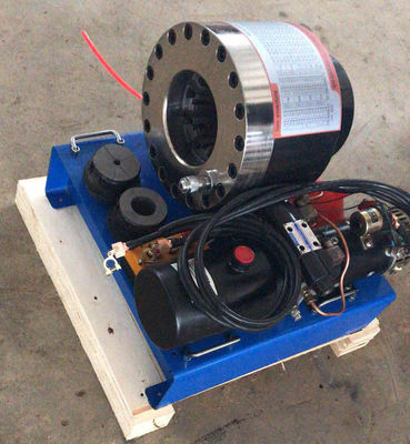 Un bon prix. sertisseur hydraulique du tuyau 12v de 6-51mm tuyau hydraulique de 4 couches faisant la vente de dessus de machine en ligne