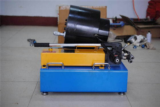 Un bon prix. Machine à haute pression de rabattement de presse du tuyau 600t de machine de tuyau manuel de rendement élevé en ligne