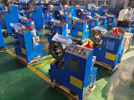 Un bon prix. La machine polyvalente DX68 pour la rétrécissement de tuyaux avec 10 ensembles de matrices en ligne