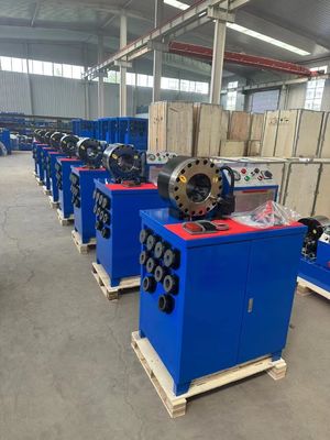200 pièces/h Machine de crimping de tuyau en caoutchouc Performance fiable avec 600T force de crimping