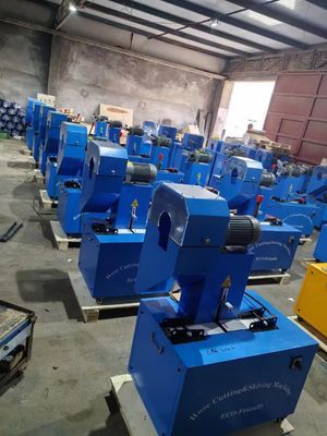 Un bon prix. Couleurs bleues 128 KG Et la taille est 850 * 600 * 1200 mm Caractéristiques spéciales Machine de coupe de tuyau hydraulique pour la coupe automatique en ligne