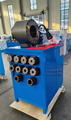 Processus de forgeage de nouvelle technologie Modèle de hauteur de 2 pouces couleur bleue 10 matraques de tuyau de crème / machine de crème de tuyau en caoutchouc avec une force de crème de 600T