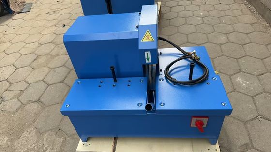 Un bon prix. Machine de coupe de tuyau de tuyau en caoutchouc de couche de 12 volts 6-51 mm Machine de coupe de tuyau de tuyau en silicone à main en ligne