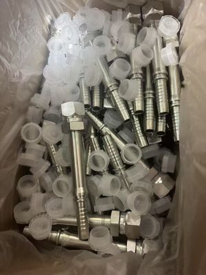 Normes des raccords de tuyaux hydrauliques en acier au carbone pour différentes tailles de pouces et de 6 mm de tuyaux d'huile en acier joint Adaptateurs de ligne de freinage MOQ est 1 pièce