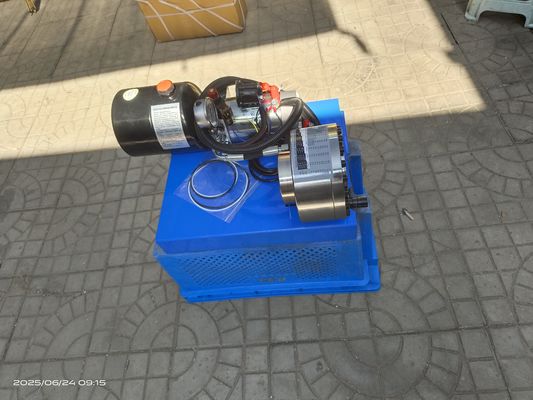 Un bon prix. 12V / 24V 7 Dies Couleur bleue Chargement de voiture 1 pouce Crimper de tuyau tressé Batterie Drive Hydraulique Machine de pression de tuyau 6-25mm en ligne