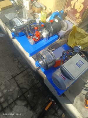 Nouvelle conception de machine à sertir les flexibles hydrauliques électriques 2,2 kW 220 V 7 matrices pour flexibles de 6 à 25 mm