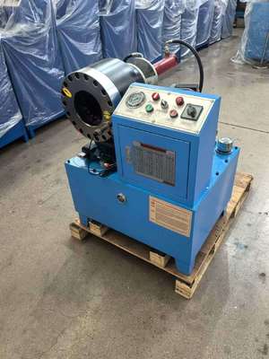 Machine hydraulique de crimping de tuyau avec 200 pièces par heure Efficacité 10 matraques incluses et 600T force de crimping