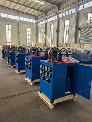 Un bon prix. 600T Crimping Force Rubber Hose Crimping Machine avec une précision de 0,01 mm et une plage de 6-51 mm pour le crimping hydraulique du tuyau en ligne