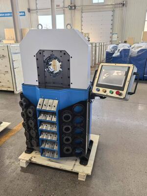 Un bon prix. Machine à sertir les tuyaux hydrauliques, modèle Super épaisseur de 4 pouces, Service OEM, précision de 0.01mm, avec plage de sertissage de 6 à 102mm et 16 matrices en ligne