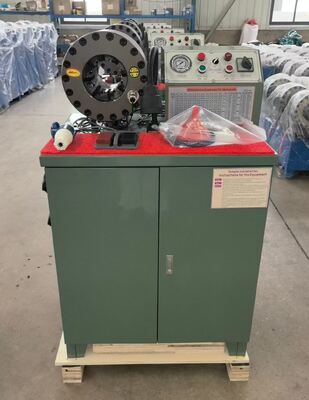Un bon prix. 2 pouces 600T Machine de crimpage de tuyau en caoutchouc Modèle supérieur Couleur verte 220V / 240V / 380V / 415V Système de commande de bouton de tension Avec une portée de 6-51mm et 10 matrices interchangeables en ligne
