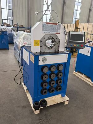 Un bon prix. Modèle de super épaisseur de 3 pouces Force de sertissage plus grande Machine de sertissage de tuyaux hydrauliques Système de contrôle PLC Force de sertissage 2800KN Tension de 380 V et plage de sertissage de 6 à 76 mm 15 matrices pour les applications hydrauliques en ligne