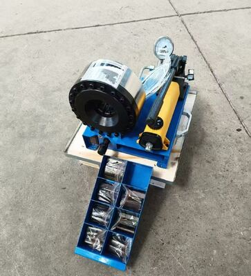 Un bon prix. 1 pouce machine de crimping de tuyau hydraulique manuel de 6 à 25 mm sans tension avec 7 matrices pour les applications hydrauliques pression différente de 31,5 MpA à 60 Mpa selon la demande du client en ligne