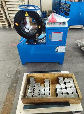 6 pouces Jusqu'à 150 mm Machine hydraulique de crimping de tuyau Crimping 6 couches / fils tuyau 4-150 mm portée de crimping Grand ouverture de la force de crimping 2500 tonnes et 20 matrices interchangeables