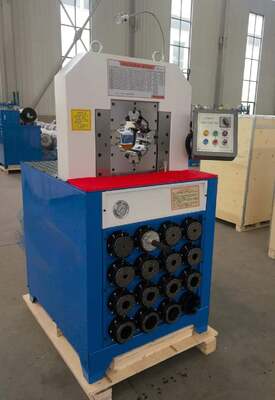 Un bon prix. Modèle de super épaisseur de 3" Force de sertissage plus grande Machine à sertir les tuyaux hydrauliques Système de contrôle des boutons Force de sertissage 2800KN Tension de 380 V et plage de sertissage de 6 à 76 mm 15 matrices pour les applications hydrauliques en ligne