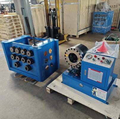 Un bon prix. Plage de sertissage de 2" jusqu'à 64 mm Couleur bleue de 2,5 pouces Tension 220 V/240 V/380 V/415 V Système de commande de bouton de machine de sertissage de tuyau hydraulique avec outil de moule à changement rapide et support et 10 matrices interchangeables en ligne